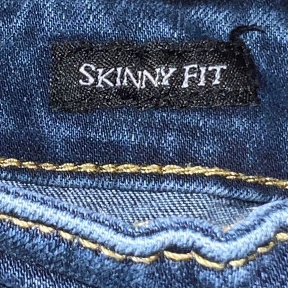 Judy Blue Mid Rise Rainbow Patch Skinny Fit Jeans Size 11/30 Factory Distressed - Picture 6 of 6